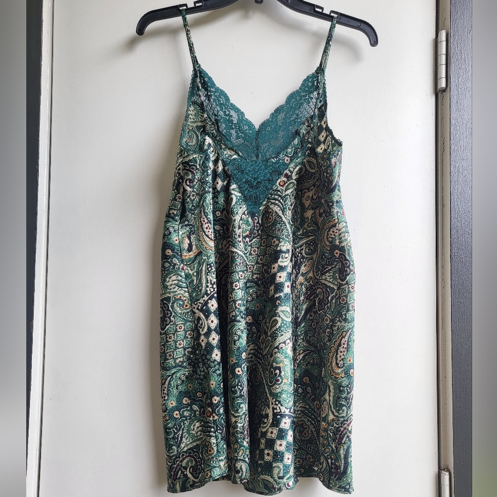 Forest Green paisley lace slip - Picture 5 of 8